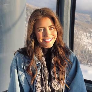 Meet your Posher, Kayla